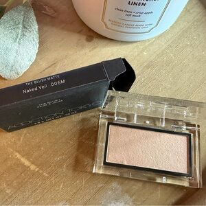 Addiction Blush Matte in Soft Cream